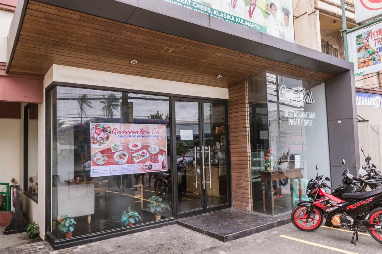 La Fiesta Hotel Илойло Сити Екстериор снимка
